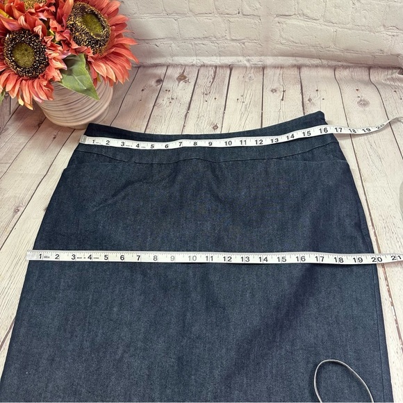 Halogen Blue Pencil Skirt dark wash light weight denim/chambray sz 10 - Picture 5 of 8